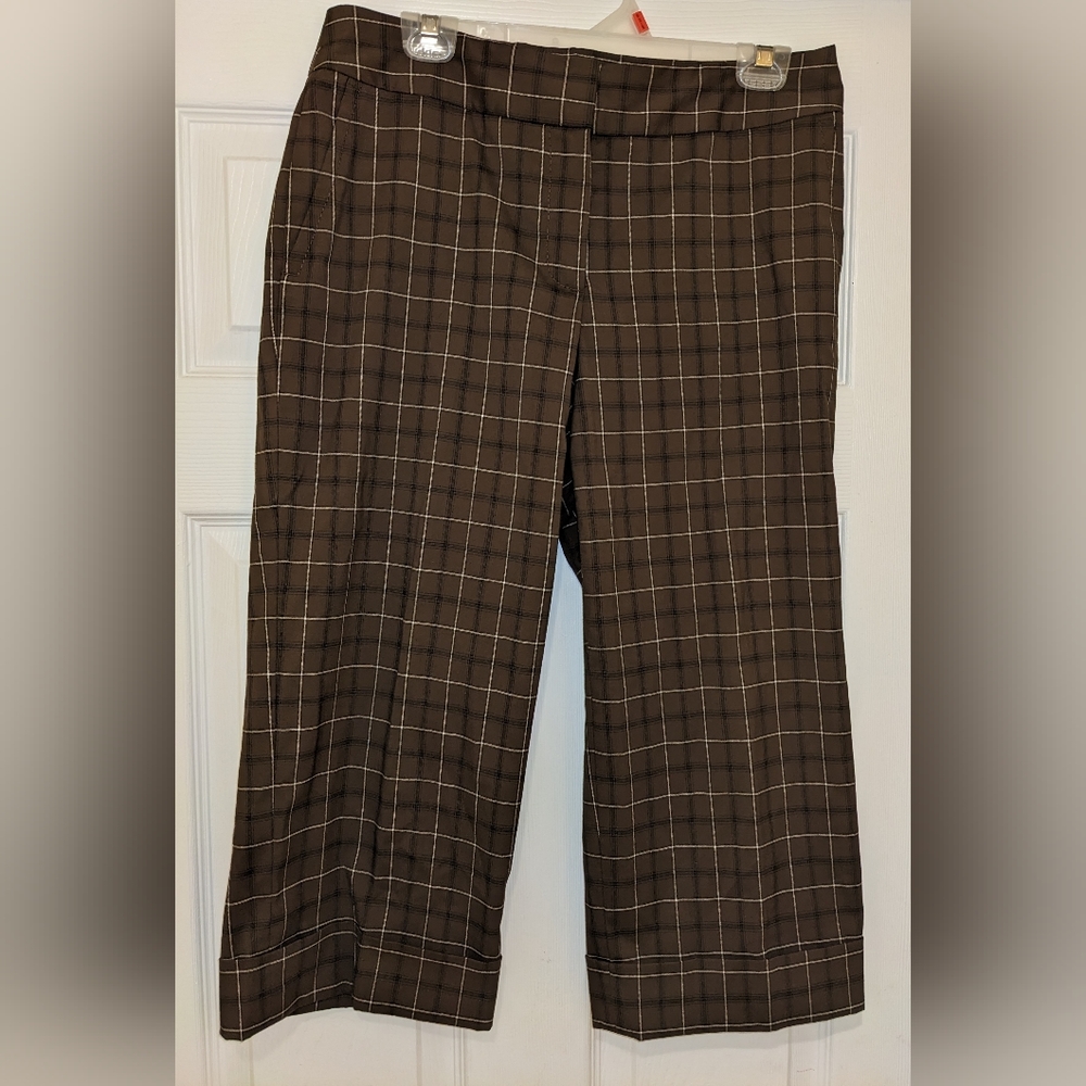 Liz Claiborne Brown Plaid Capris